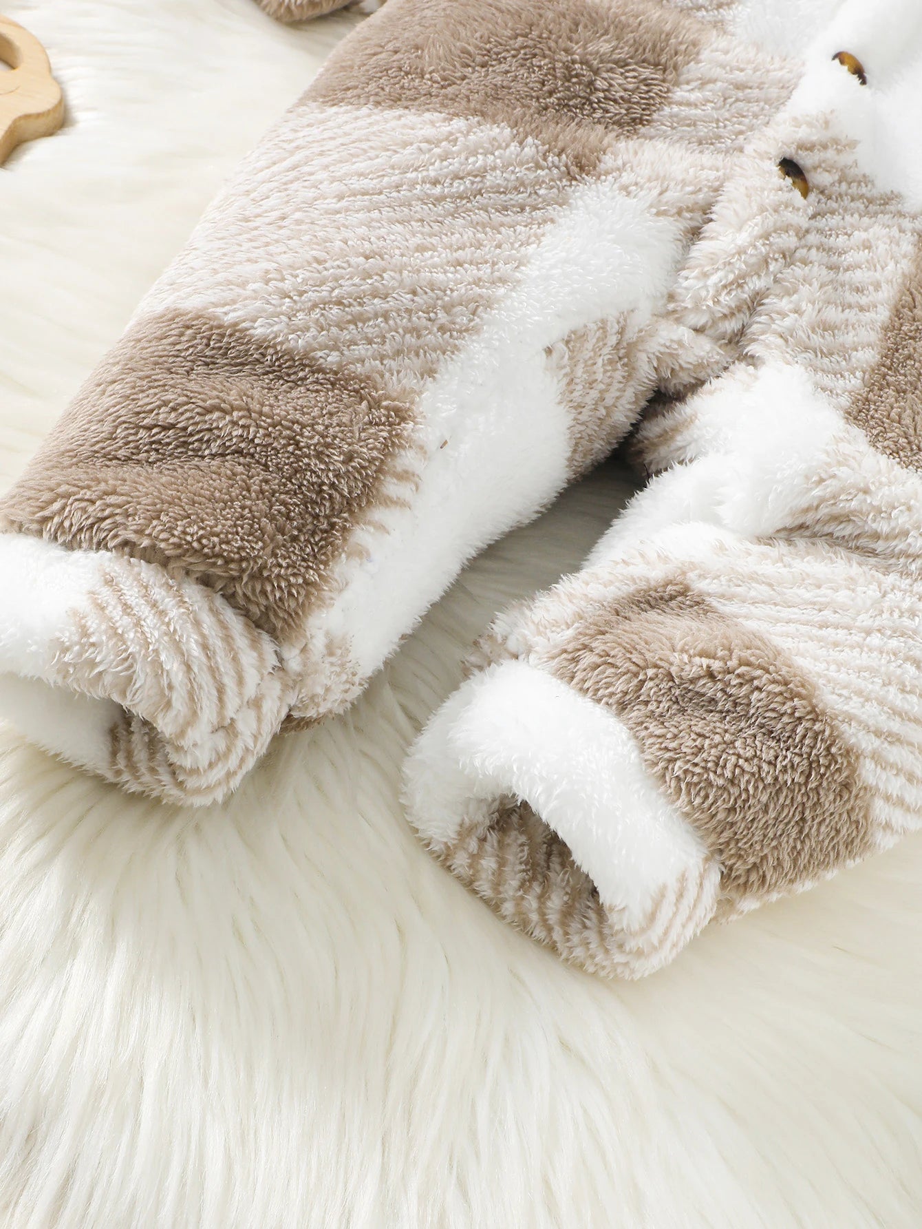 Cozy Plaid Hooded Baby Romper – Warm Winter Jumpsuit for Boys & Girls (3-24 Months) ❄️🍼0